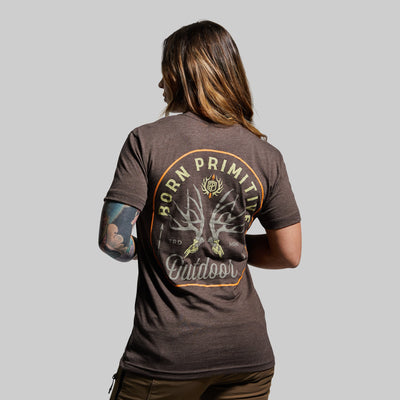 Outdoor Mule Deer Badge Tee (Chestnut)